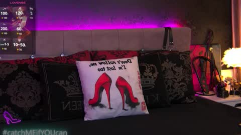 Snapshot of zoemesmerizee chatting on February 16, 9:49 am ZoeMesmerize online show from February 16, 9:49 am