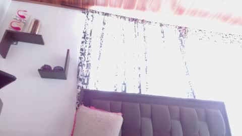 Snapshot of zoemi chatting on June 3, 6:24 pm zoemi online show from June 3, 6:24 pm