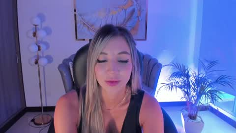 Zoe Presley  online show from February 1, 10:13 pm