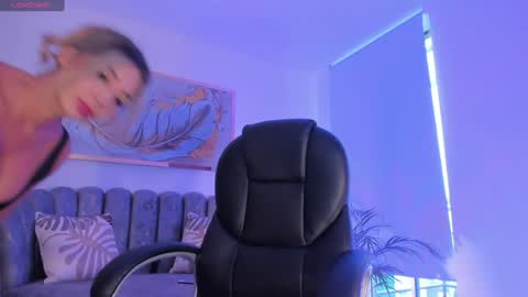 Zoe Presley  online show from February 4, 9:20 pm