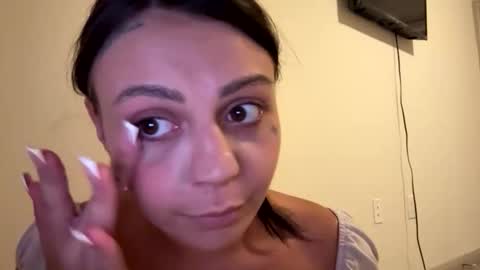 Snapshot of zoerainsexyy chatting on May 28, 2:42 am zoerainsexyy online show from May 28, 2:42 am