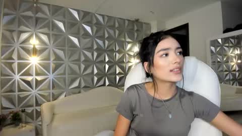 Zoe Rouse online show from January 16, 8:13 pm