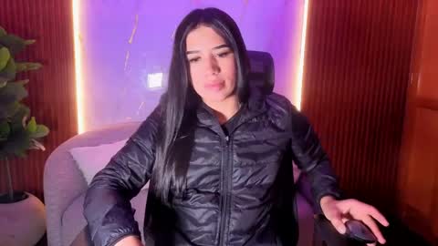 Zoe online show from April 10, 11:59 am