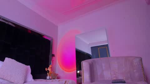 zoevidal_ online show from January 16, 11:58 am