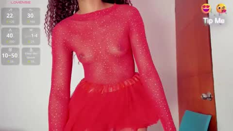 Snapshot of zoey_donovan_ chatting on November 1, 8:22 pm Zoe online show from November 1, 8:22 pm