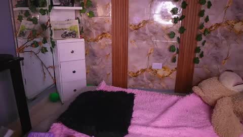 zoey fox  online show from April 18, 1:20 am