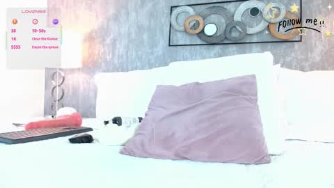 zoe online show from March 9, 7:07 pm