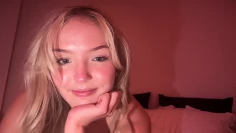 Snapshot of zoeyblair chatting on October 8, 12:19 am zoeyblair online show from October 8, 12:19 am