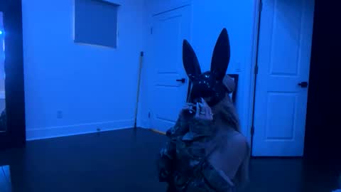 Snapshot of zoeycoxxx chatting on April 4, 1:41 pm zoeycoxxx online show from April 4, 1:41 pm