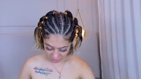 Zoey online show from July 22, 1:25 pm