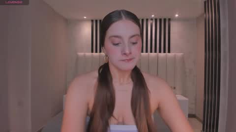 Zoey Walker online show from November 4, 11:42 am