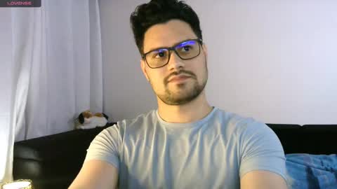 Snapshot of zohan_haidar chatting on February 20, 2:40 am ZohanMohamed online show from February 20, 2:40 am