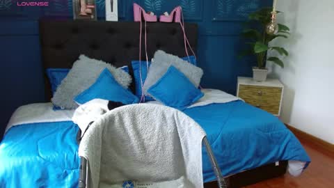 CALL ME    Z O H E T  online show from April 2, 2:47 pm