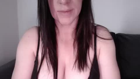 zoibee online show from October 16, 7:53 am