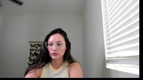 Zoie online show from June 11, 9:35 pm