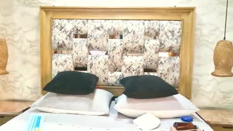 Snapshot of zoley_watson chatting on February 17, 2:52 am zoley online show from February 17, 2:52 am