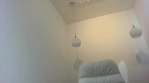 Snapshot of zooee_p chatting on December 10, 11:43 am Zooe online show from December 10, 11:43 am