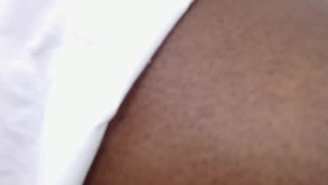 Snapshot of zooee_p chatting on December 23, 2:50 pm Zooe online show from December 23, 2:50 pm