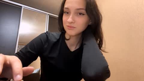 Lisa online show from December 17, 2:23 pm