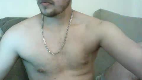 Snapshot of zoro2712 chatting on October 28, 7:16 pm Roy online show from October 28, 7:16 pm