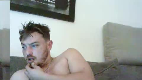 Snapshot of zoro2712 chatting on October 30, 8:42 pm Roy online show from October 30, 8:42 pm