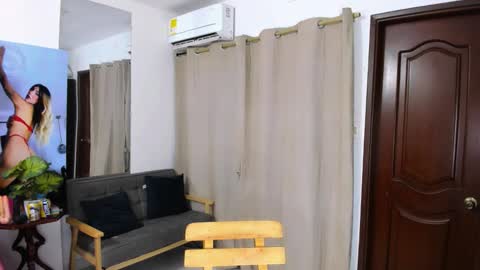 zou_quira online show from February 22, 12:47 pm