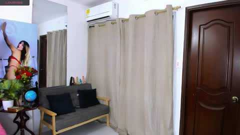 zou_quira online show from March 3, 1:45 am