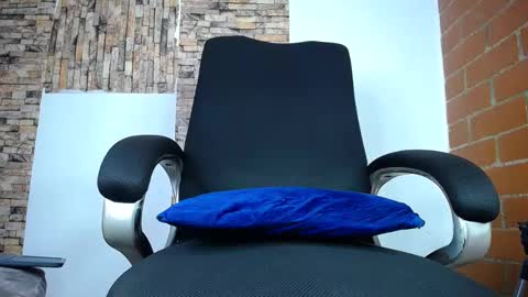 Snapshot of zousxxx chatting on February 7, 11:30 pm zousxxx online show from February 7, 11:30 pm