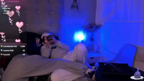 cintya kors online show from December 10, 8:19 am