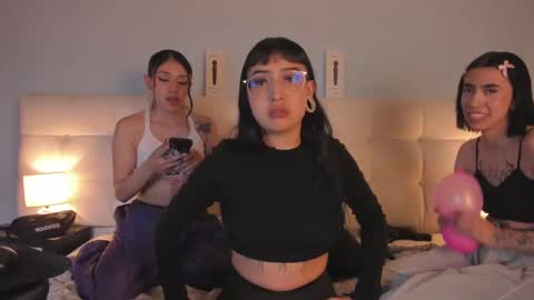 cintya kors online show from February 1, 6:10 am