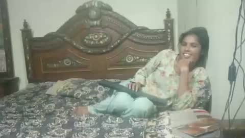 zoyakhan803 online show from September 10, 11:49 pm