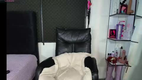 zpzphot online show from March 8, 7:06 pm