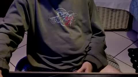 Snapshot of zsnipaz23 chatting on July 11, 6:16 am zsnipaz23 online show from July 11, 6:16 am