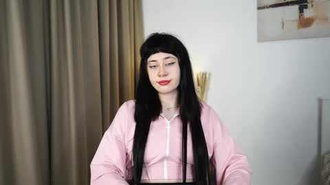 Snapshot of zulaperr chatting on November 17, 8:20 am Mira online show from November 17, 8:20 am