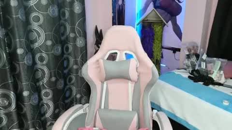 Snapshot of zulemapiel chatting on April 1, 2:12 am zulemapiel online show from April 1, 2:12 am