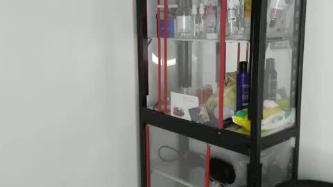 Snapshot of zulemapiel chatting on April 9, 1:49 am zulemapiel online show from April 9, 1:49 am