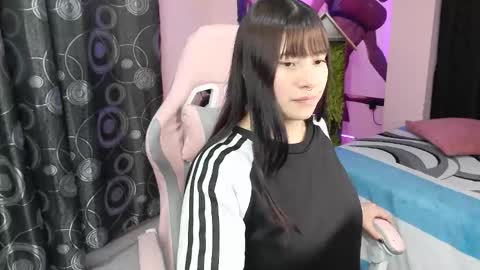 Snapshot of zulemapiel chatting on April 12, 11:21 pm zulemapiel online show from April 12, 11:21 pm