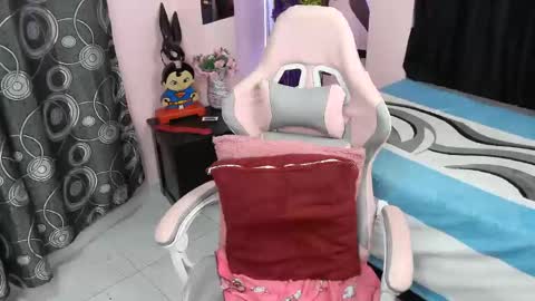 Snapshot of zulemapiel chatting on April 13, 11:32 pm zulemapiel online show from April 13, 11:32 pm