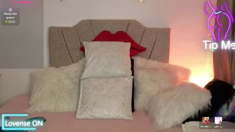 Snapshot of zuly_zahir_01 chatting on June 19, 1:43 am zuly goode online show from June 19, 1:43 am
