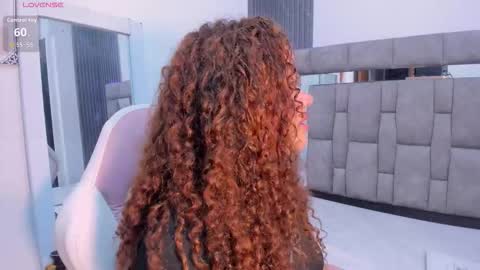 Snapshot of zulyjones chatting on March 2, 12:56 pm Zuly online show from March 2, 12:56 pm