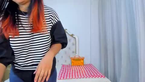 Im Zusan My schedule is from 1030pm to 430 am colombian time online show from February 14, 3:03 am