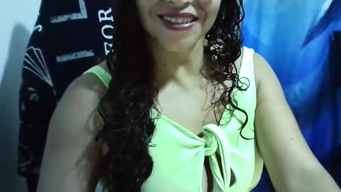 Snapshot of zusanahot chatting on January 3, 3:38 am zusanahot online show from January 3, 3:38 am