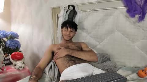 Snapshot of zyan_moreno chatting on October 21, 5:35 pm zyan_moreno online show from October 21, 5:35 pm