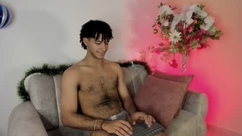 Snapshot of zyan_moreno chatting on November 24, 4:07 pm zyan_moreno online show from November 24, 4:07 pm