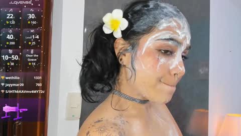 Snapshot of zyle_boobs_ chatting on February 6, 9:32 am ZYLE online show from February 6, 9:32 am