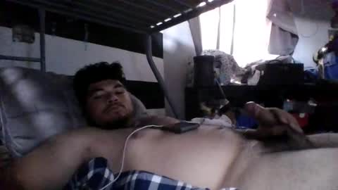 Snapshot of zynman17 chatting on April 16, 5:36 pm zynman17 online show from April 16, 5:36 pm