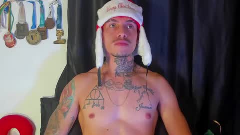 Snapshot of zyongarcia2020 chatting on December 11, 2:30 am zyon garcia online show from December 11, 2:30 am