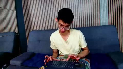 Zyro Nigth online show from December 4, 9:45 pm