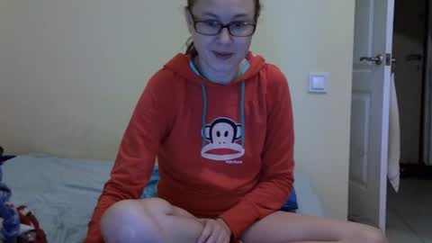 Snapshot of zyuhre chatting on October 6, 12:35 pm Zyuhre online show from October 6, 12:35 pm