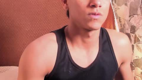 Snapshot of zyzz_1812 chatting on February 4, 2:17 am zyzz_1812 online show from February 4, 2:17 am